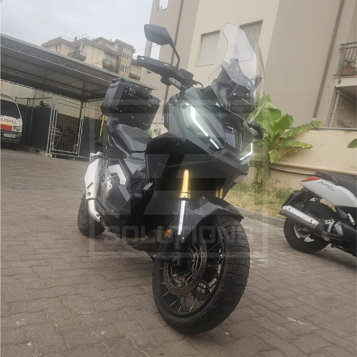 X ADV 2021